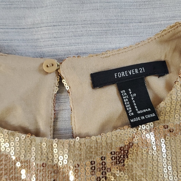 Gold Sequence Crop Top - Picture 4 of 6